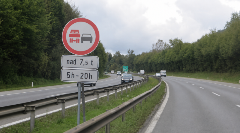 Od 1. avgusta daljša časovna prepoved prehitevanja za tovorna vozila na avtocesti A1 in hitri cesti H4